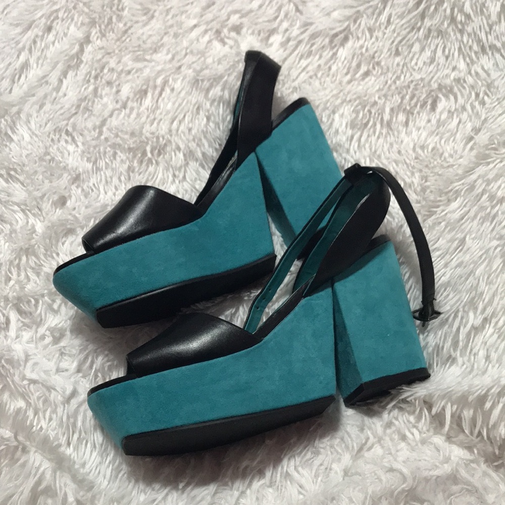 Kelsi Dagger Blue Shoes - Picture 3 of 6